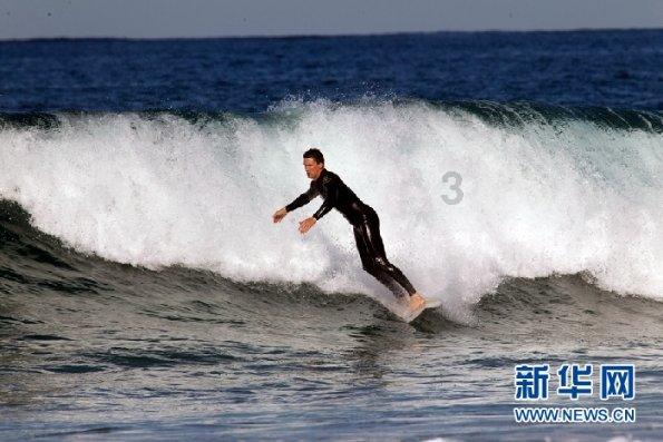 想买一个一万以内的游戏办公两用的笔记本电脑，有哪些性价比高的推荐？游戏画面